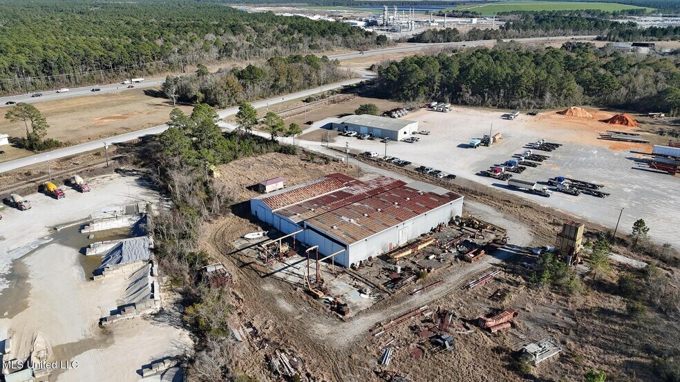 More Photos Of 5309 Industrial Rd, Pascagoula Warehouse For Sale