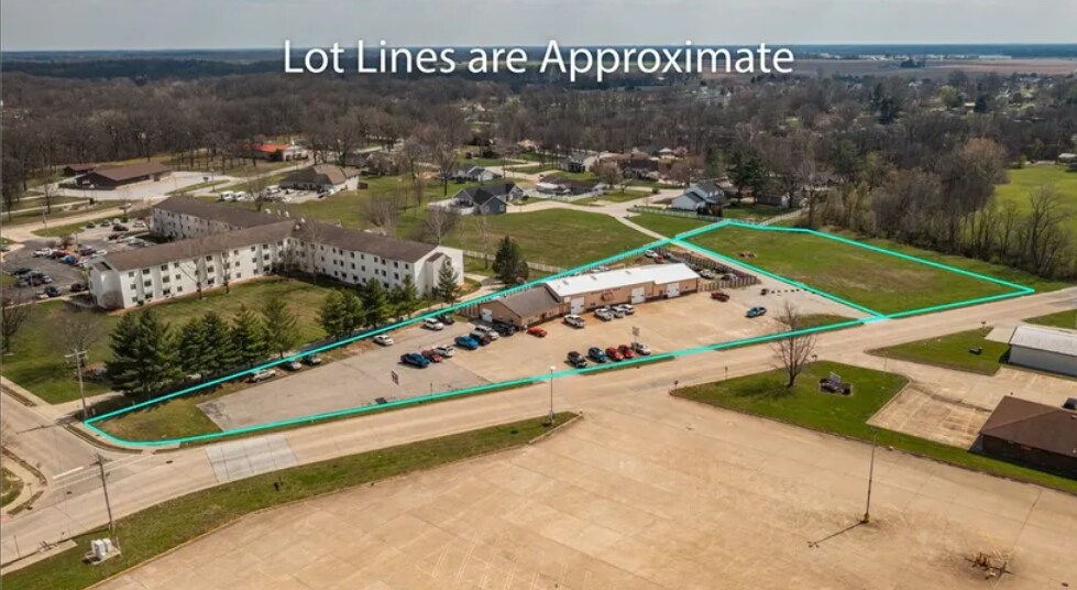 More Photos Of 2300 Hoffman Dr, Effingham Auto Repair For Sale