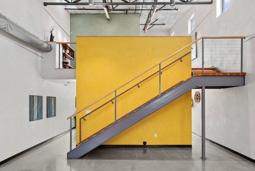 More Photos Of 108 High Rd, Santa Cruz Flex For Sale