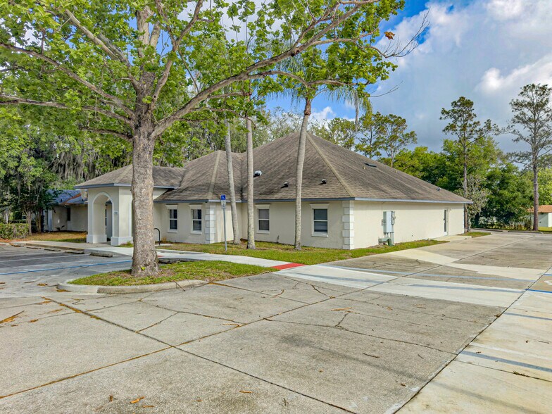 More Photos Of 4300 Garden St, Titusville Medical For Lease