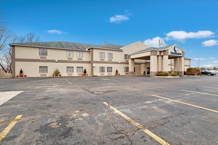 More Photos Of 3440 E Clear Lake Ave, Springfield Hotel For Sale