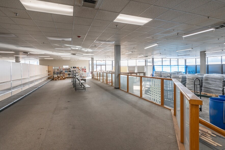 More Photos Of 35 Pine St, Manchester Manufacturing For Lease