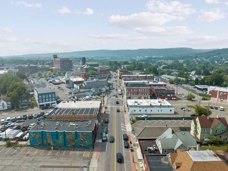 More Photos Of 214-218 Main St, Johnson City Storefront For Lease