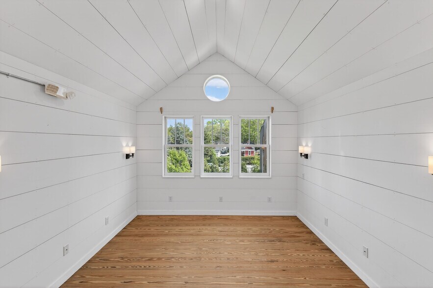 More Photos Of 208 St Marys St, Raleigh Loft Creative Space For Sale