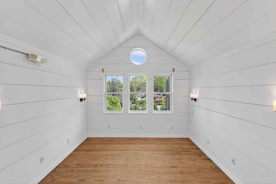 More Photos Of 208 St Marys St, Raleigh Loft Creative Space For Sale