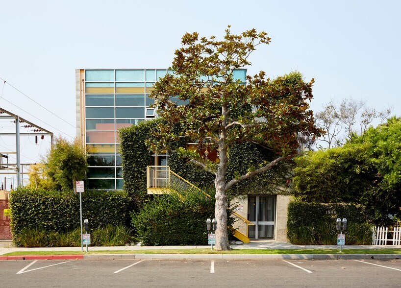 Primary Photo Of 1548 9th St, Santa Monica Loft Creative Space For Sale