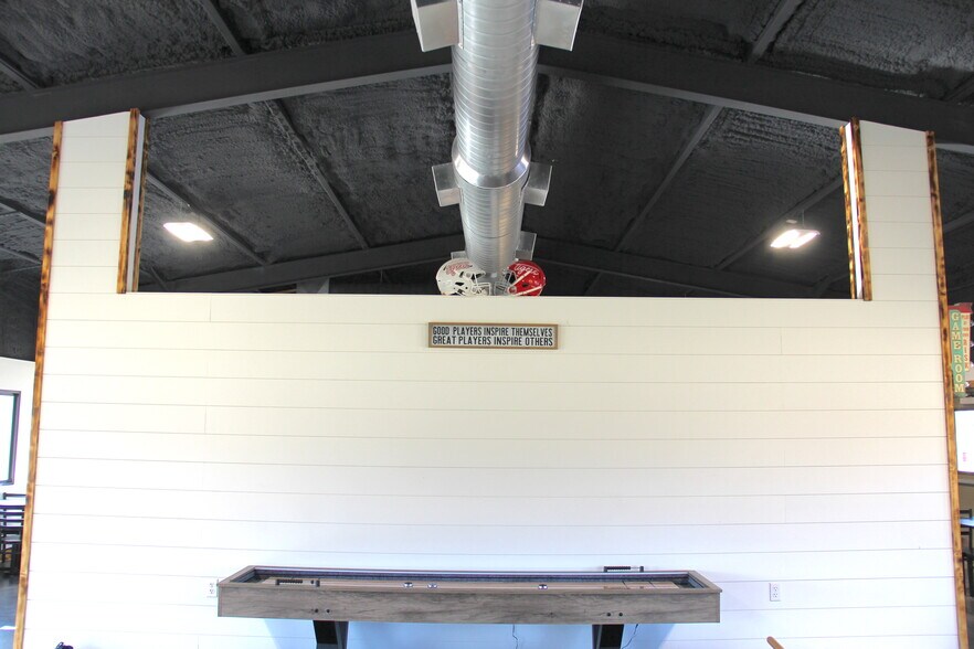 More Photos Of 311 9th st, Green Forest Flex For Sale