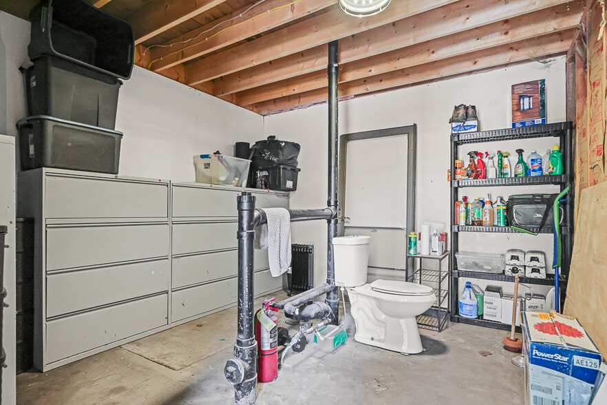 More Photos Of 4371 Hickory Ridge Ave, Brunswick Warehouse For Sale