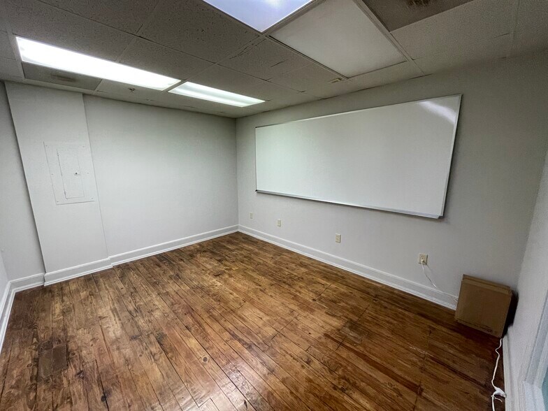 More Photos Of 200 N Main St, Greenville Office Residential For Lease