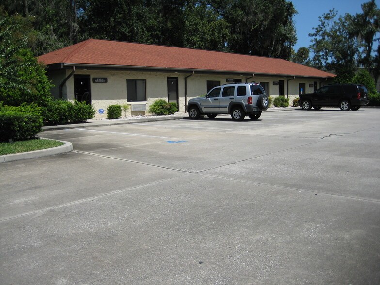 More Photos Of 413 Oak Pl, Port Orange Warehouse For Lease