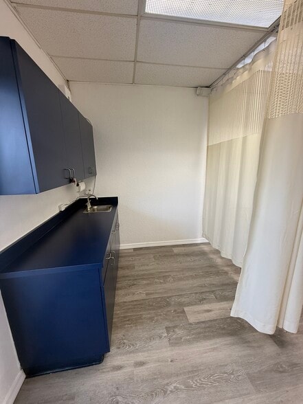 More Photos Of 1206-1214 Bowman St, Clermont Freestanding For Lease