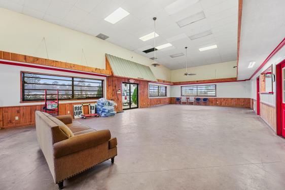 More Photos Of 20787 US Highway 59, New Caney Light Distribution For Sale