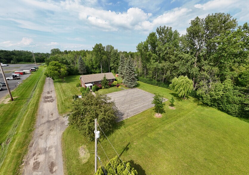 More Photos Of 228 Tom Miller Rd, Plattsburgh Flex For Sale