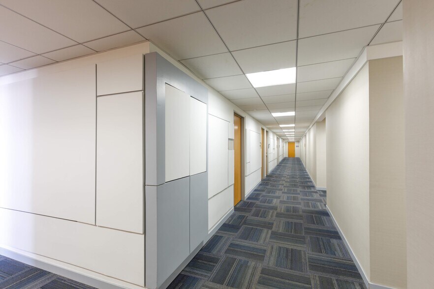 More Photos Of 16200 Ventura Blvd, Encino Office For Lease