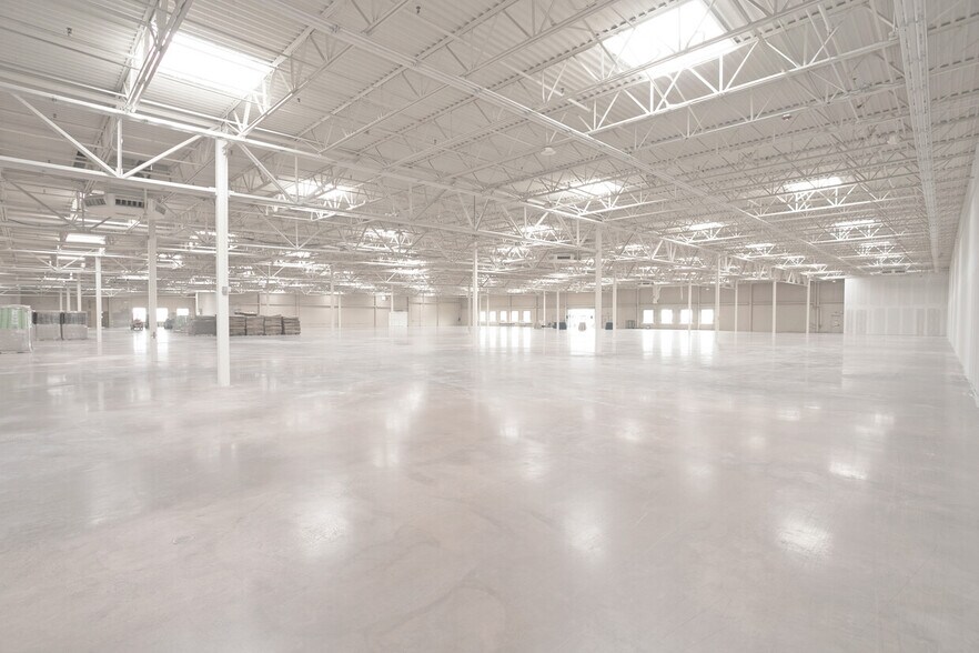 More Photos Of 5638 Transportation Blvd, Garfield Heights Warehouse For Lease