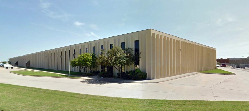 More Photos Of 4727 S Emporia, Wichita Warehouse For Lease