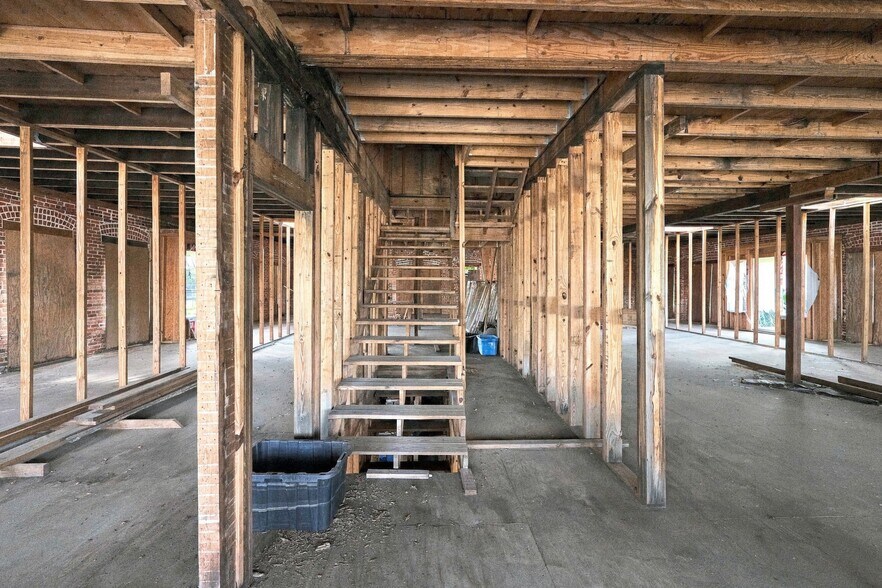 More Photos Of 1637-1651 Main St N, Jacksonville Storefront Retail Residential For Sale