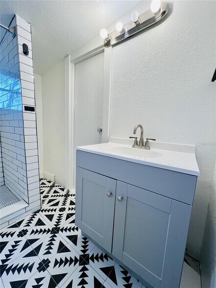 More Photos Of 1630 Harbor Dr, Clearwater Multifamily For Sale