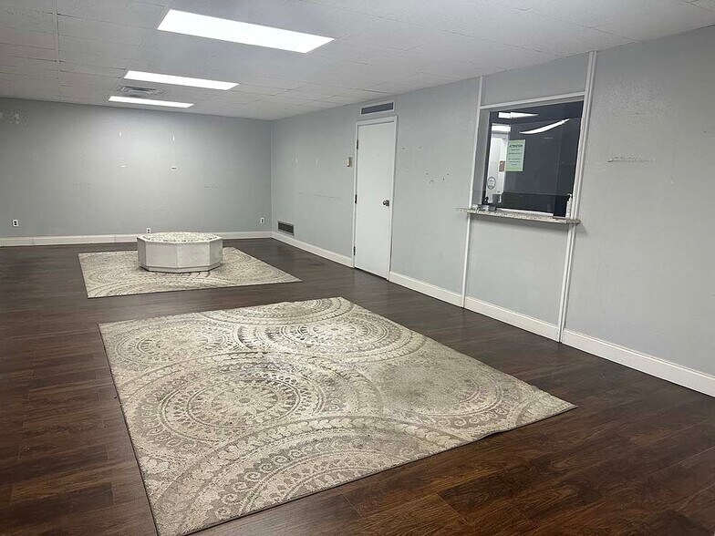 More Photos Of 249 Midway Medical Park, Bristol Medical For Sale