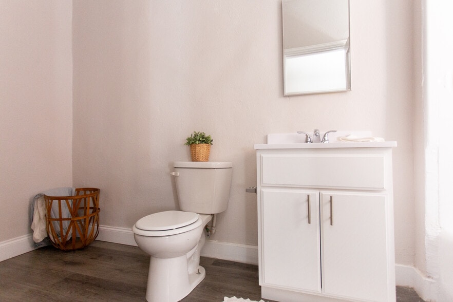 More Photos Of 118 N Westmoreland Ave, Los Angeles Apartments For Sale