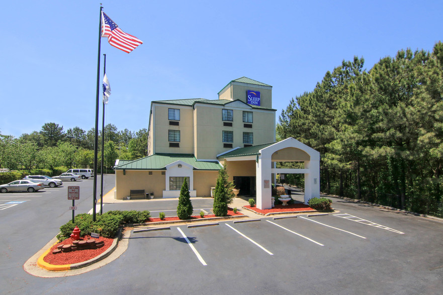 Primary Photo Of 1911 Sullivan Rd, College Park Hotel For Sale