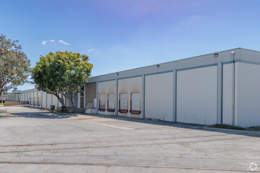 More Photos Of 13758-13760 Midway St, Cerritos Warehouse For Lease