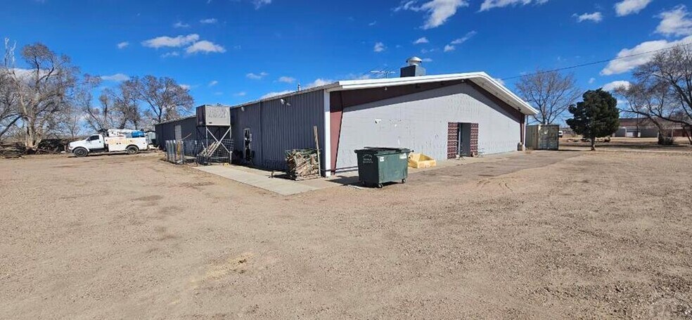 More Photos Of 21577 US Highway 50, Rocky Ford Flex For Lease