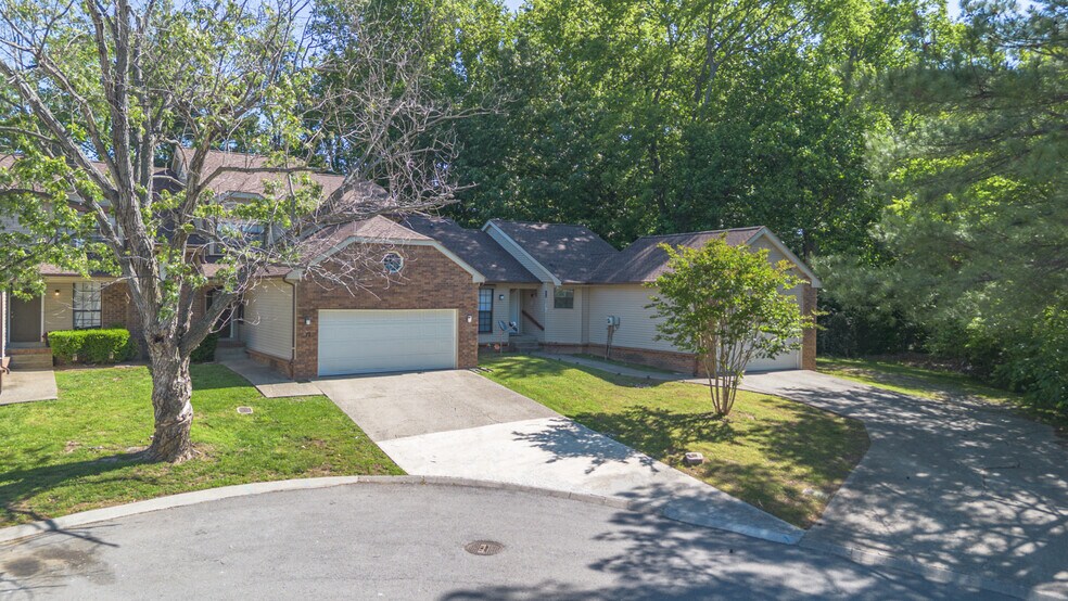 More Photos Of 162 Condor Ct, Clarksville Apartments For Sale
