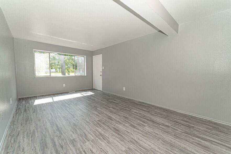 More Photos Of 103-151 Shepley Dr, Saint Louis Apartments For Sale