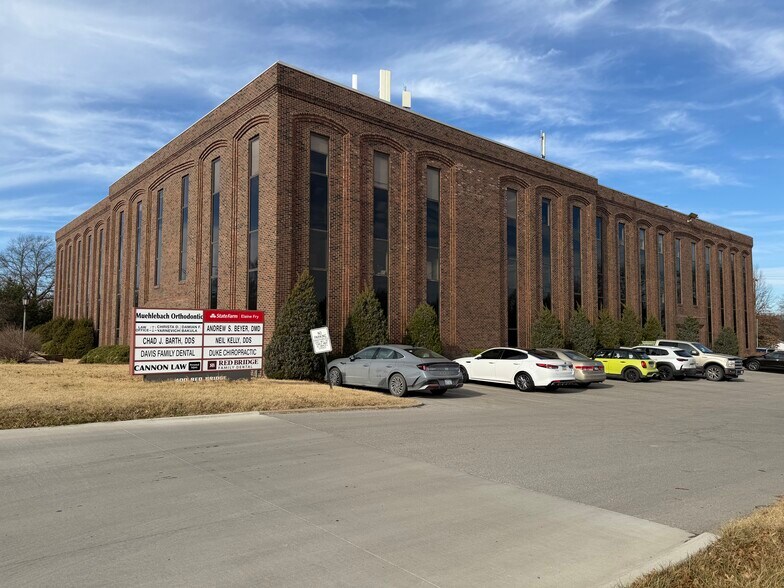 Primary Photo Of 400 E Red Bridge Rd, Kansas City Medical For Lease