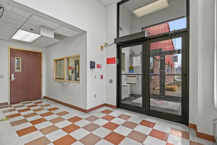 More Photos Of 315 Northampton St, Kingston Industrial For Sale