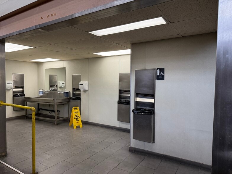More Photos Of 1300 S Litchfield Rd, Goodyear Unknown For Lease