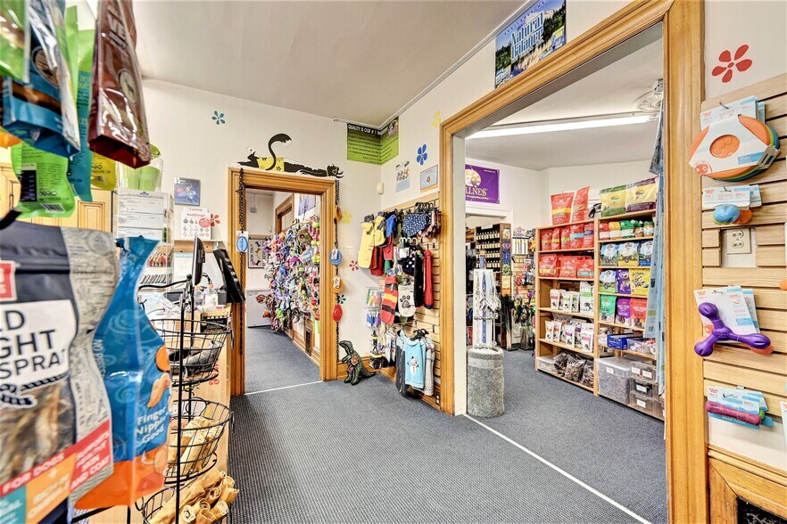 More Photos Of 913 Corona St, Denver Storefront For Sale