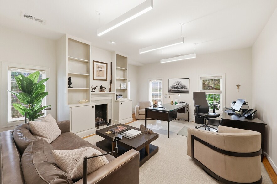 More Photos Of 131 Kentucky Ave, Lexington Freestanding For Sale