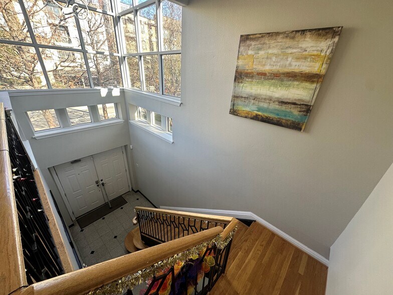 More Photos Of 4235 Cedar Springs Rd, Dallas Office For Sale