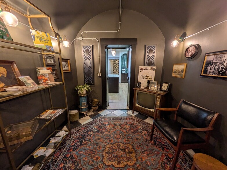 More Photos Of 106 NE 2nd St, Stuart Storefront For Sale
