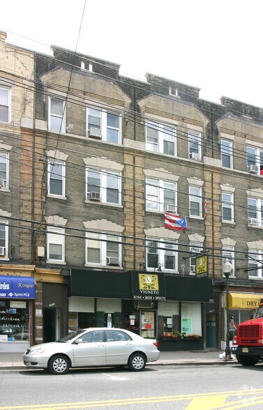 More Photos Of 3710 Park Ave, Union City Storefront Retail Residential For Lease