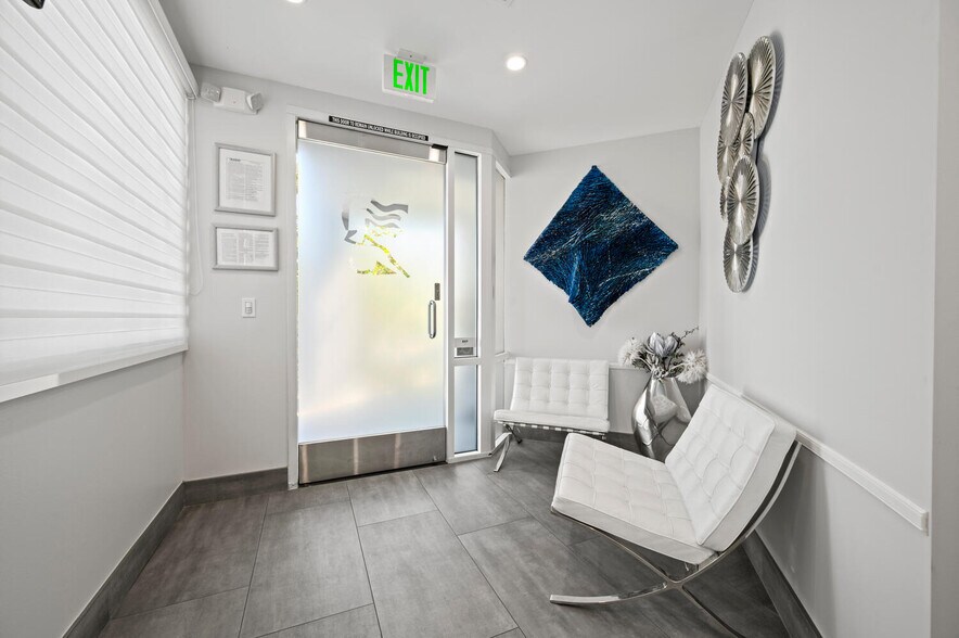 More Photos Of 20311 SW Birch St, Newport Beach Medical For Sale