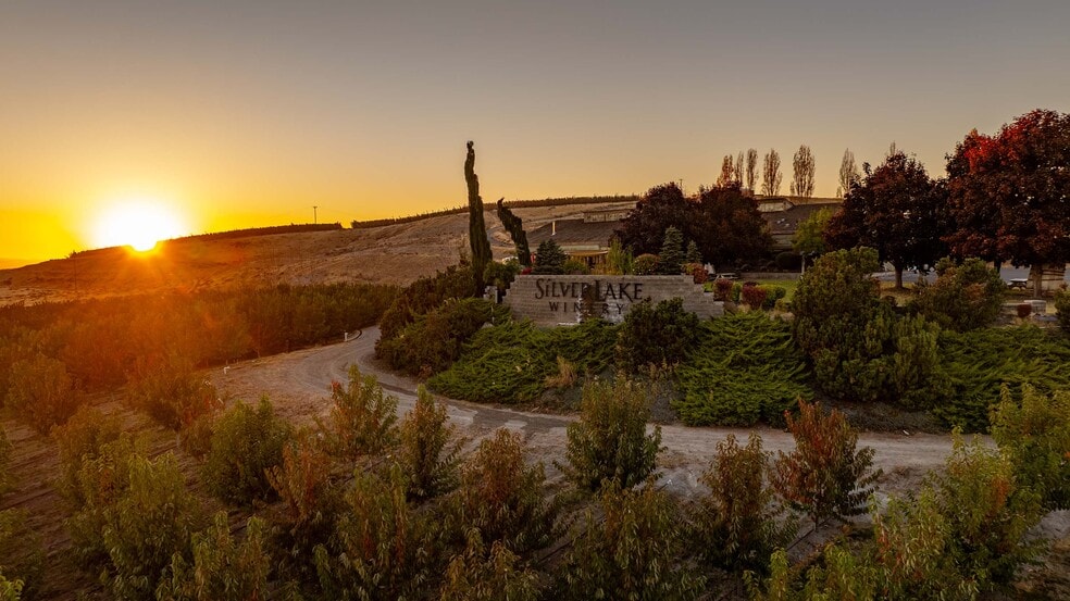 More Photos Of 1500 Vintage Rd, Zillah Winery Vineyard For Sale