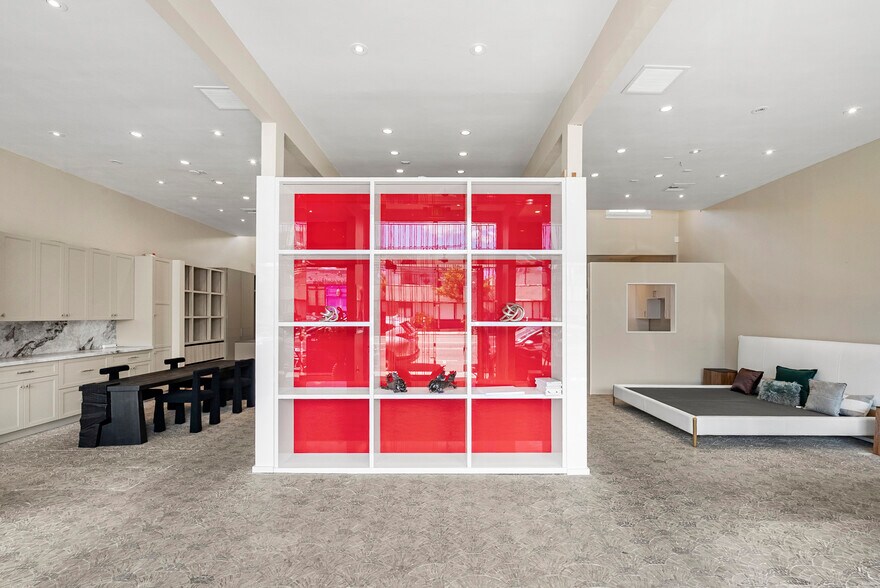 More Photos Of 8262 Melrose Ave, Los Angeles Storefront Retail Residential For Lease