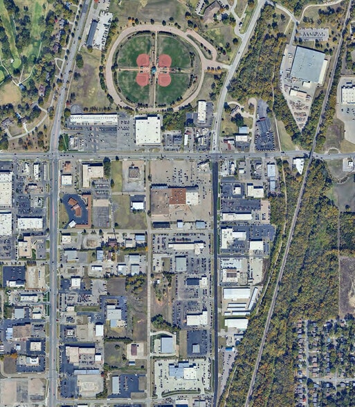 More Photos Of 105-115 SW 29th St, Topeka General Retail For Sale