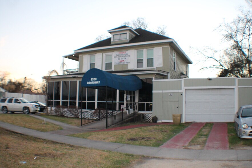 More Photos Of 3520 Broadway St, Houston Multifamily For Sale