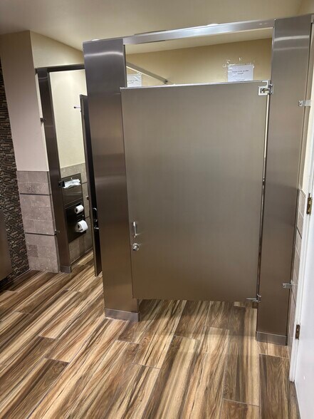 More Photos Of 1612 W Olive Ave, Burbank Medical For Lease