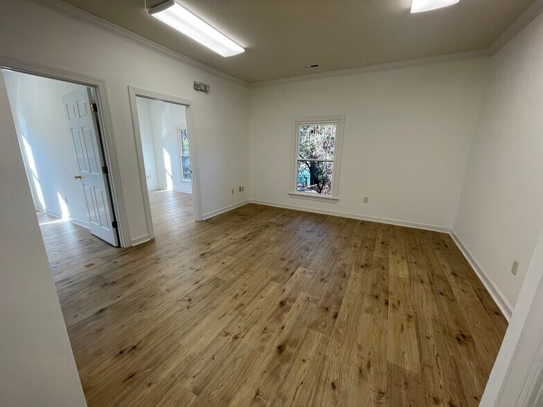 More Photos Of 111 Windel Dr, Raleigh Office Residential For Sale