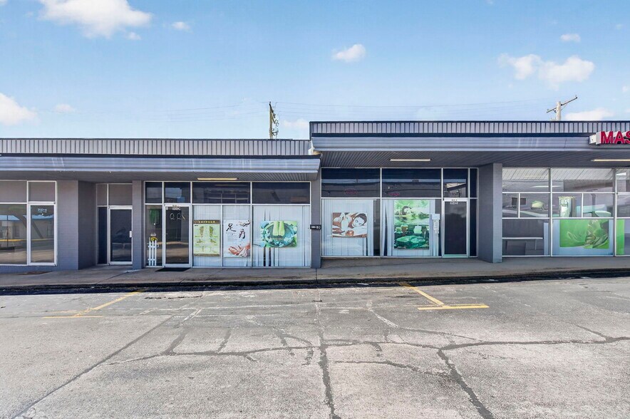 More Photos Of 1950 S Glenstone Ave, Springfield Storefront For Sale