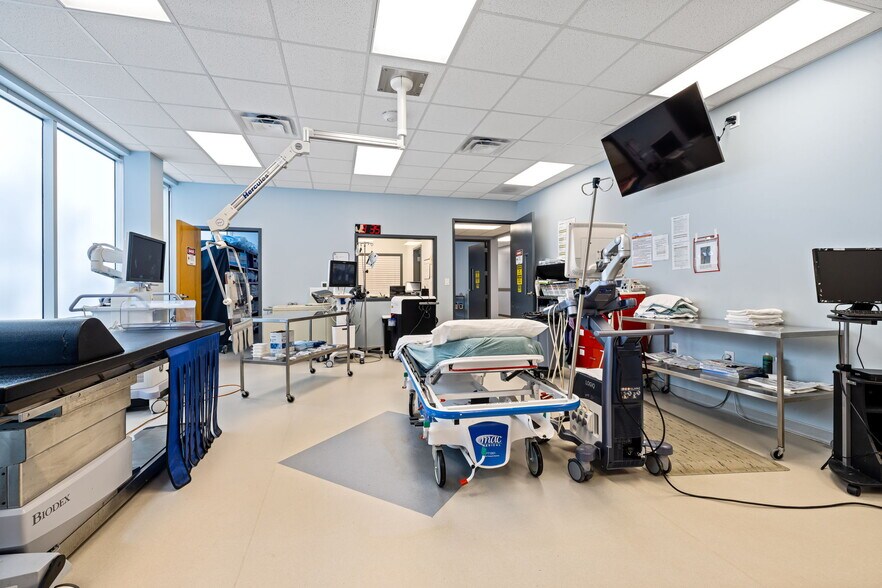 More Photos Of 1000 Crescent Green Dr, Cary Medical For Lease