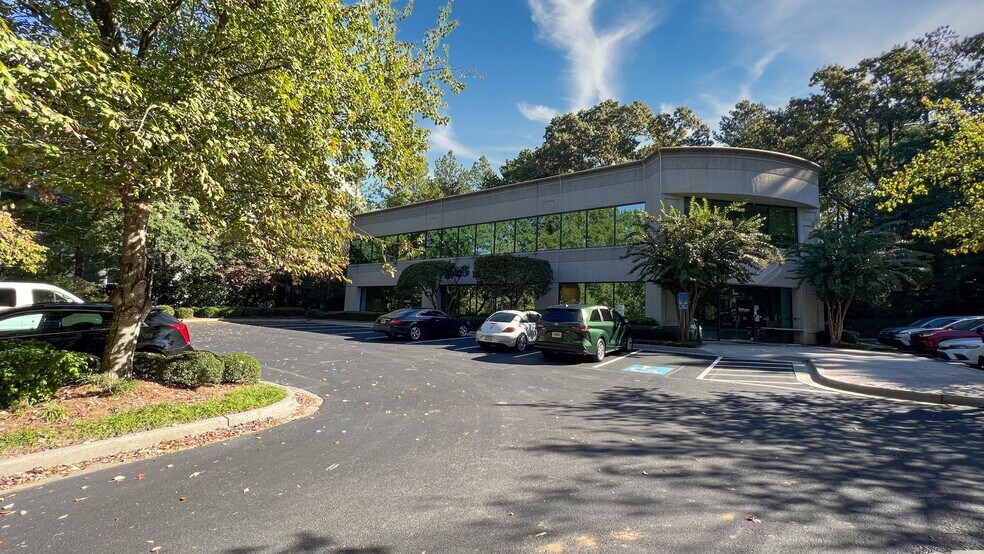 More Photos Of 6645 Peachtree Dunwoody Rd, Atlanta Office For Lease