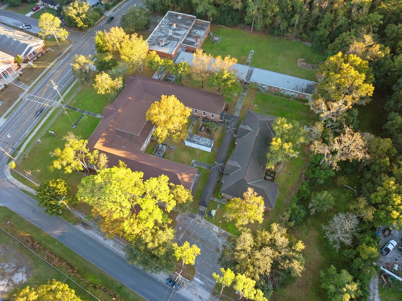 More Photos Of 5710 Wesconnett Blvd, Jacksonville Schools For Lease