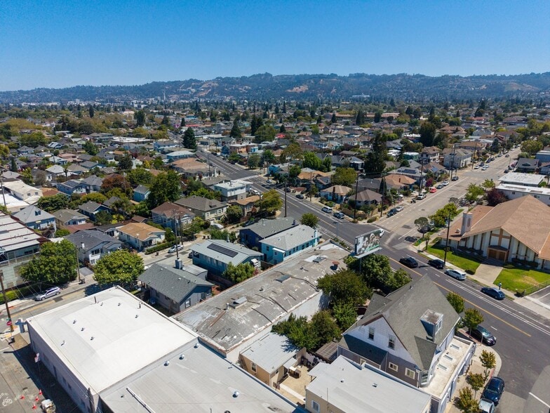 More Photos Of 5417 Adeline St, Oakland Auto Repair For Sale