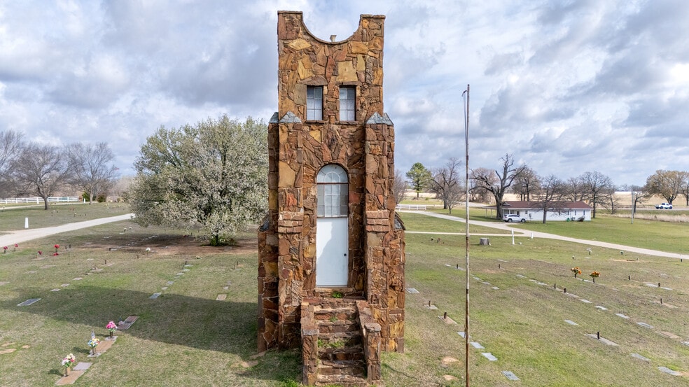More Photos Of 12481 OK-19, Ada Cemetery Mausoleum For Sale